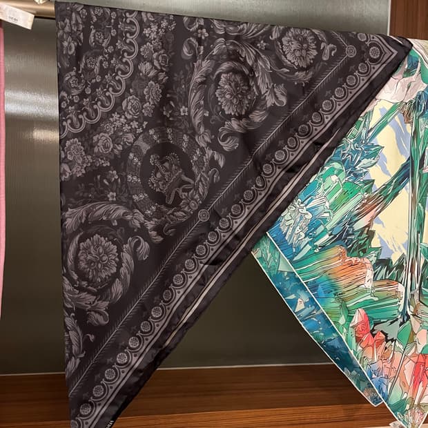 베르사체 스카프 75x75