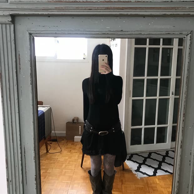 vintage ruffle top