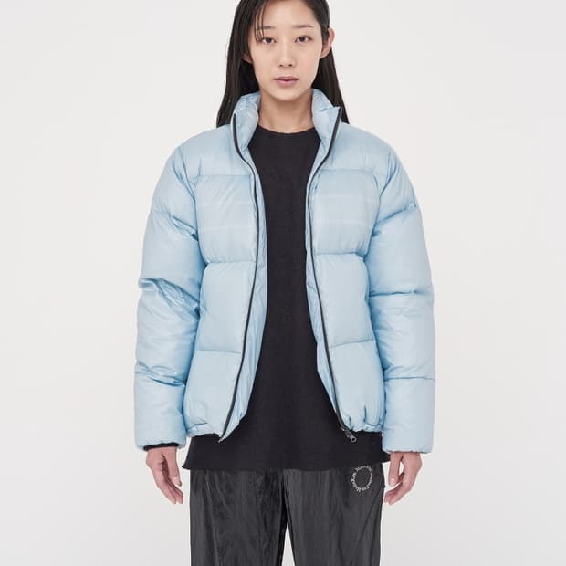 [S]마뗑킴 패딩 글로시 푸퍼 다운 스카이 판매합니다.