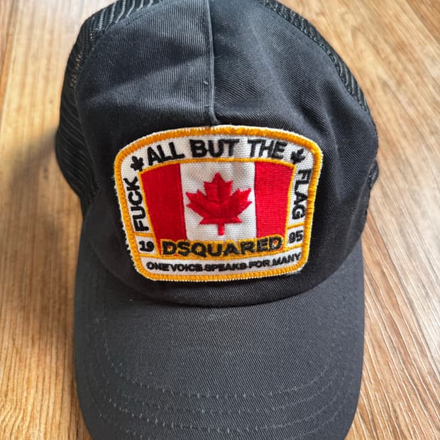 디스퀘어드 fuck all but the flag