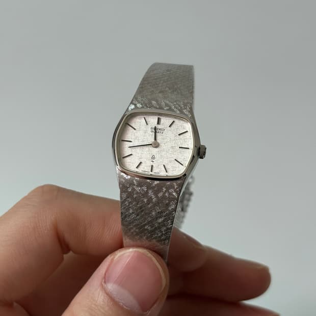 1970s Texture Bracelet Ladies Quartz
