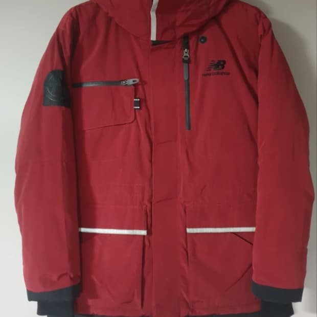 뉴발란스 구스다운패딩. 싸이즈 90~95