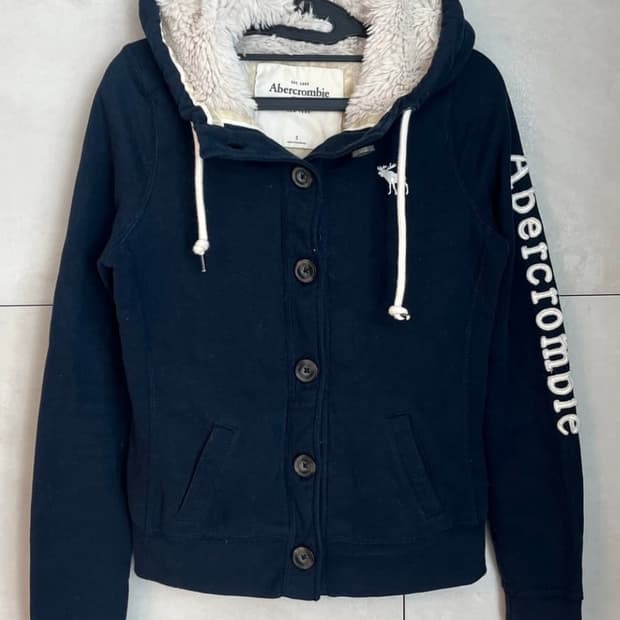아베크롬비 순록 로고 네이비 버튼 후드집업 양털 안감 딱붙핏
