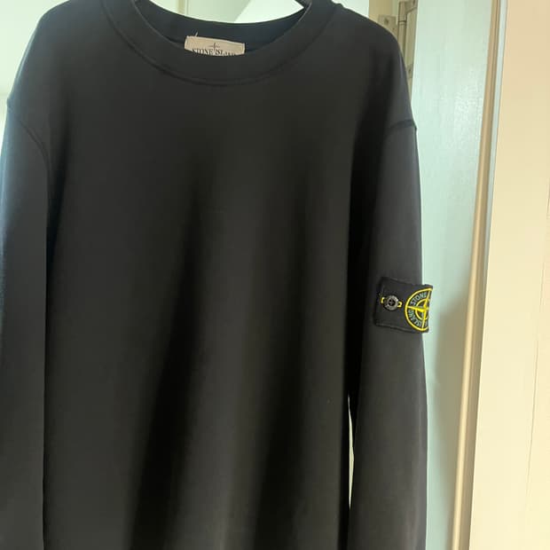 스톤아일랜드 네이비 맨투맨 m