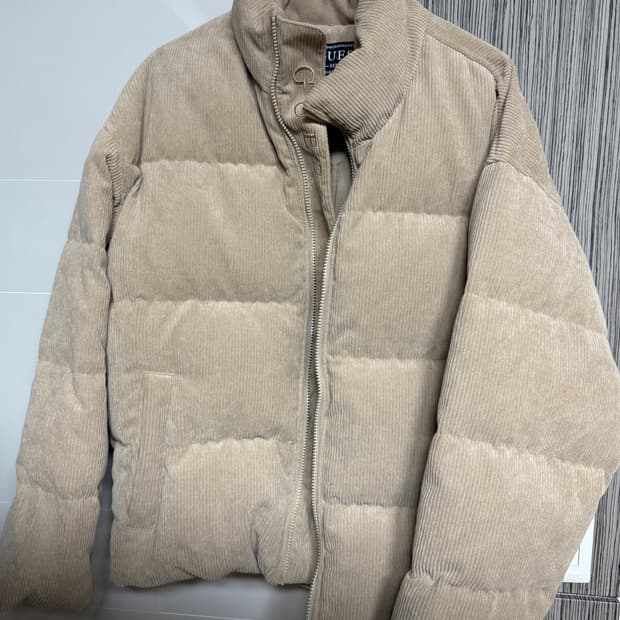 Guess 브라운 패딩