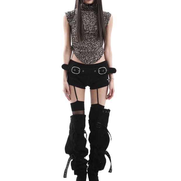 카이야 caroline short pants Black