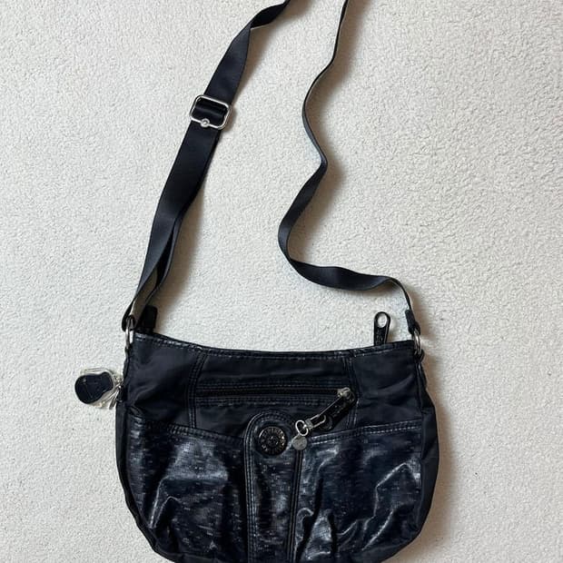 키플링 00s Y2K 글로시 배색 미니 크로스백 Q1240