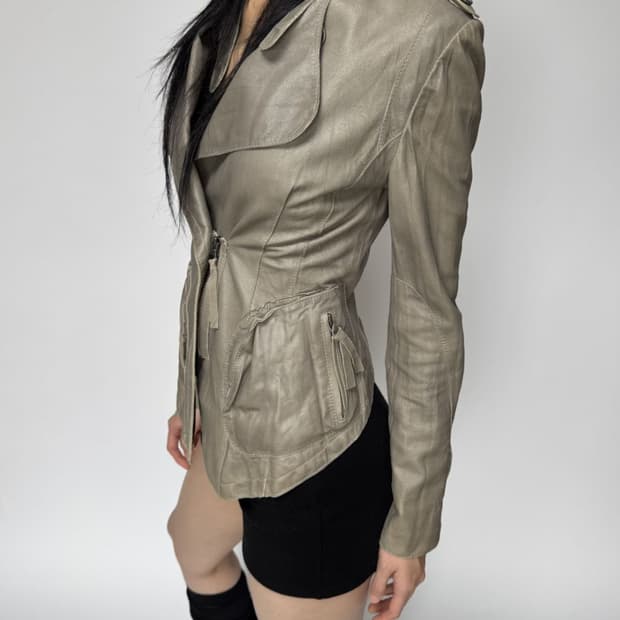 데보 베이지 와이드 카라 리얼레더 자켓 / 가죽자켓