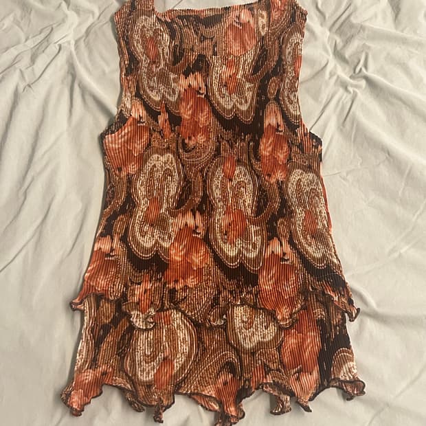 구매하고 한 번도 안 입은 제품이에요!