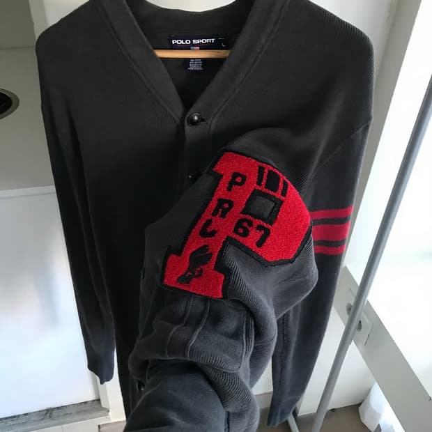 폴로 P패치 가디건