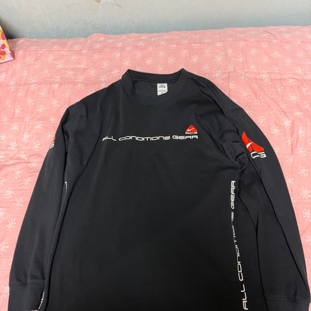 나이키 acg 렁스 롱슬리브 L사이즈 극미중고 판매(상태좋음)