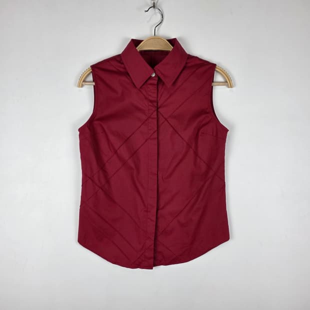 DKNY 어반 버건디 스트럭처 블라우스