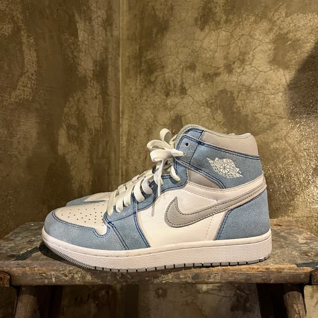 나이키 조던1 하이 하이퍼로얄 (245)