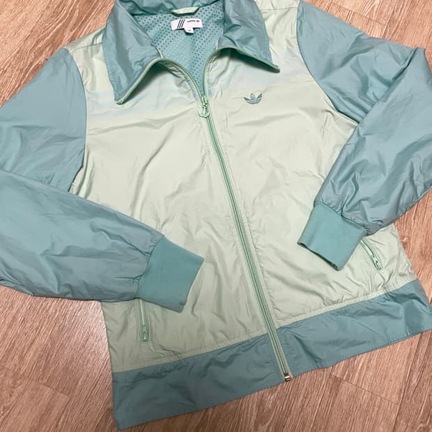 아디다스 민트 바람막이 져지