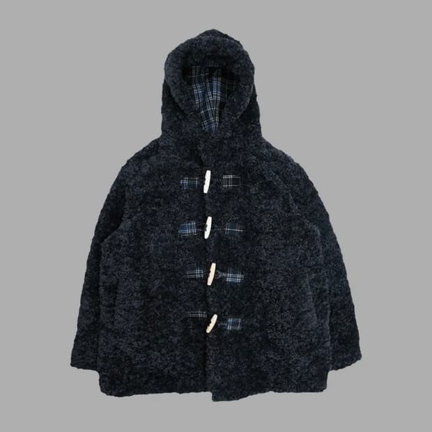 더뮤지엄비지터 퍼자켓 퍼코트 차콜