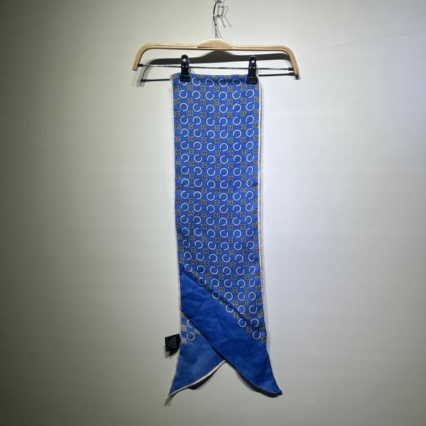 셀린느 스카프 판매합니다