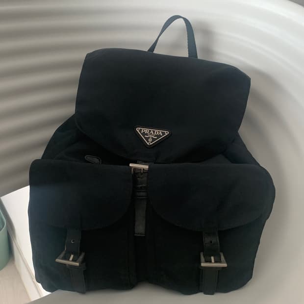 (정품)프라다백팩 미듐사이즈