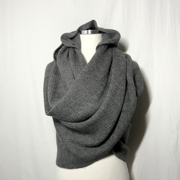 앤 드뮐미스터 알파카 후드 머플러