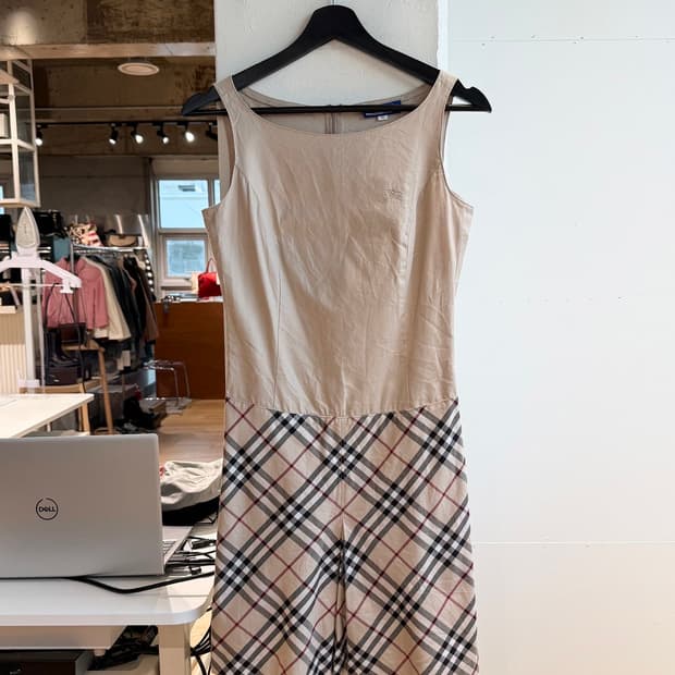 버버리 블루라벨 브라운 노바체크 슬리브리스 원피스 