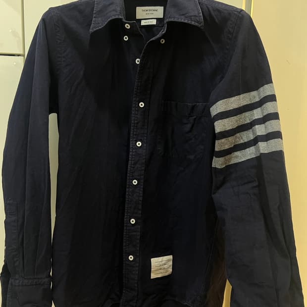 26fw 톰브라운 네이비셔츠 2사이즈