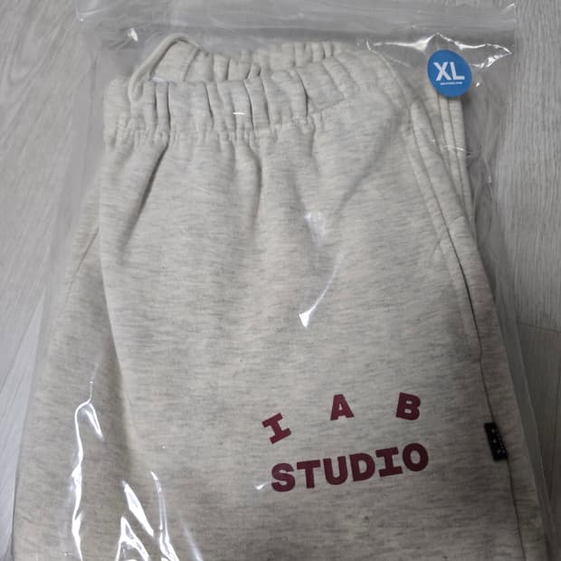 아이앱 스튜디오 스웨트팬츠 오트밀 버건디 - 23SS XL