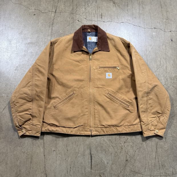 칼하트 J01 디트로이트 자켓 브라운