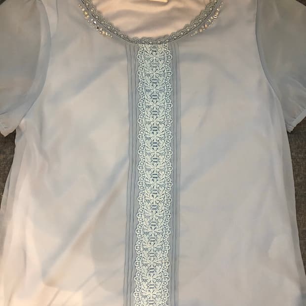 레이스 블라우스