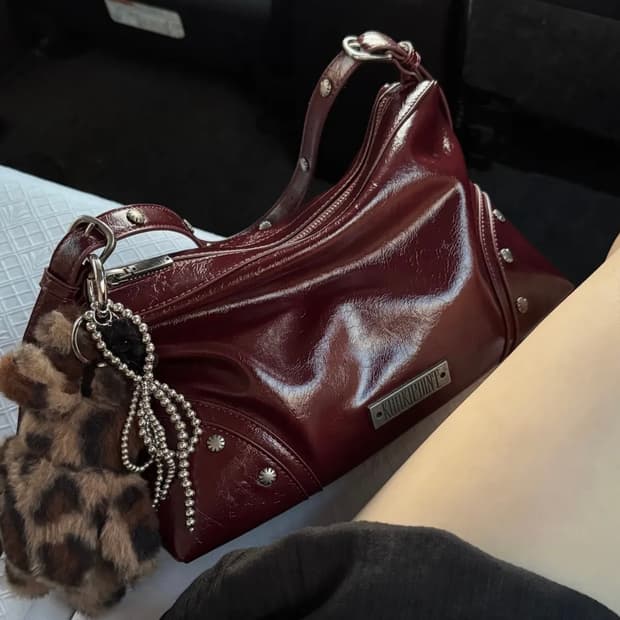 카키포인트 스터드 숄더백 Stud Shoulder Bag red