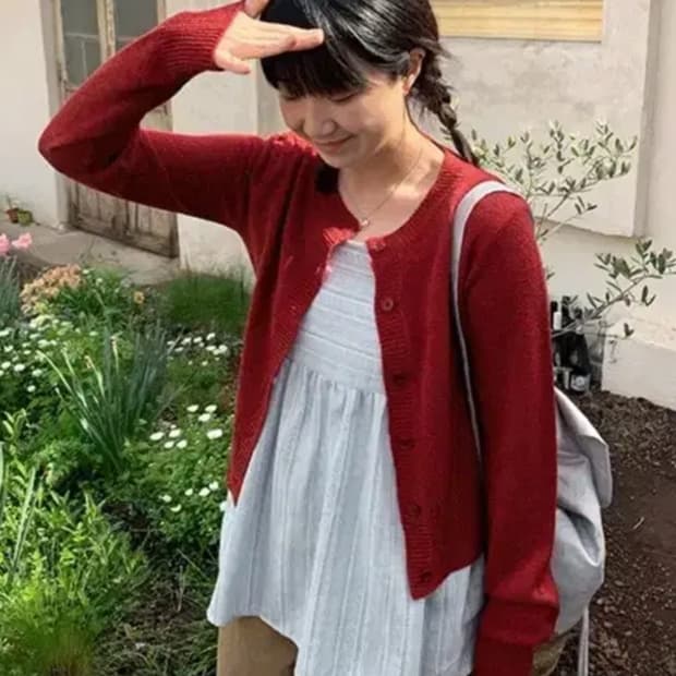 바온 위토 컬러 라운드 크롭 가디건 딥레드