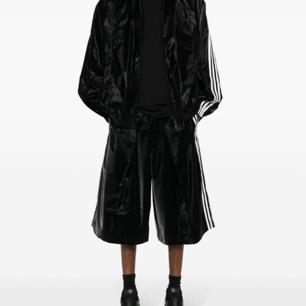 Y-3 글로시 버뮤다 팬츠