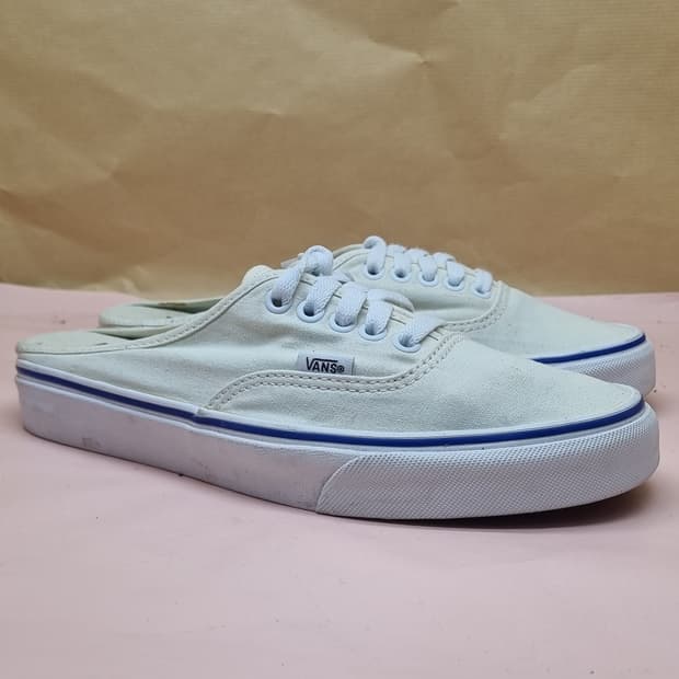 반스 어센틱 뮬250