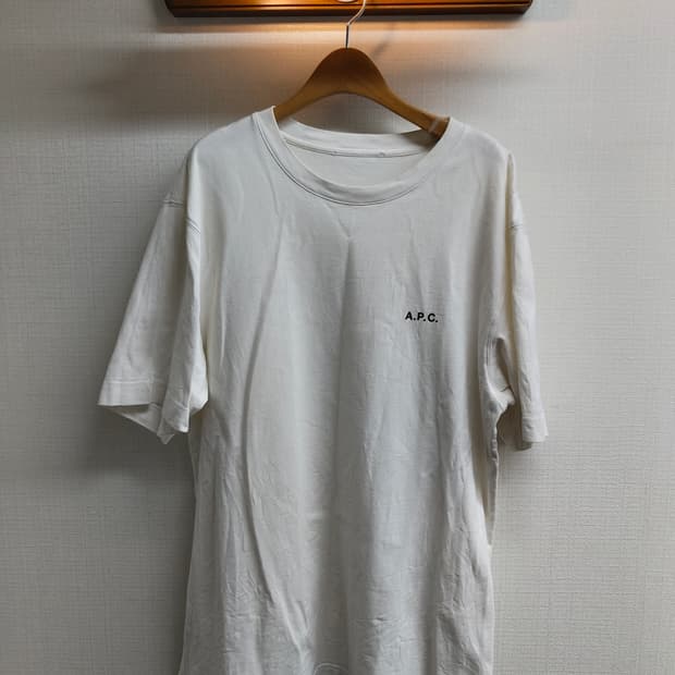 L) APC 아페쎄 반팔 티셔츠 팝니다