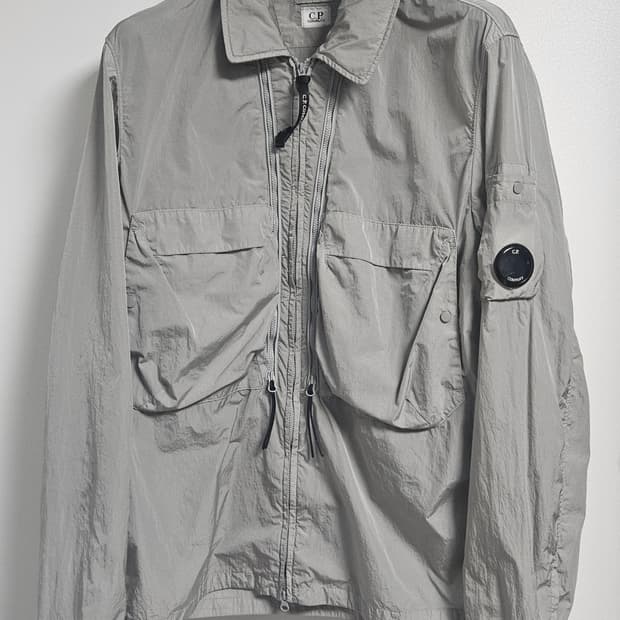 CP컴퍼니 24ss 크롬 R 나일론 오버셔츠 XL