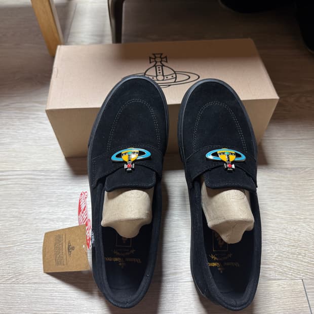 반스X비비안웨스트우드