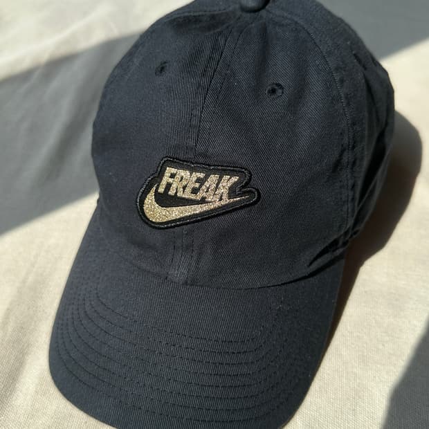 나이키 야니스 FREAK 헤리티지86 블랙 볼캡