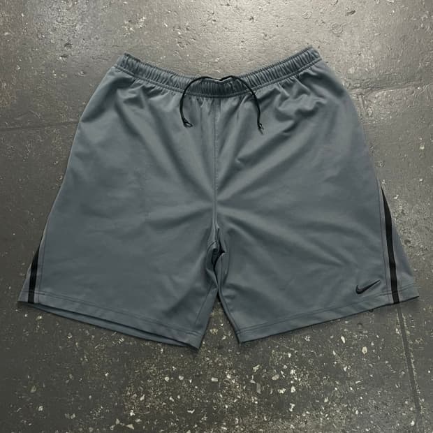 105 나이키 반바지