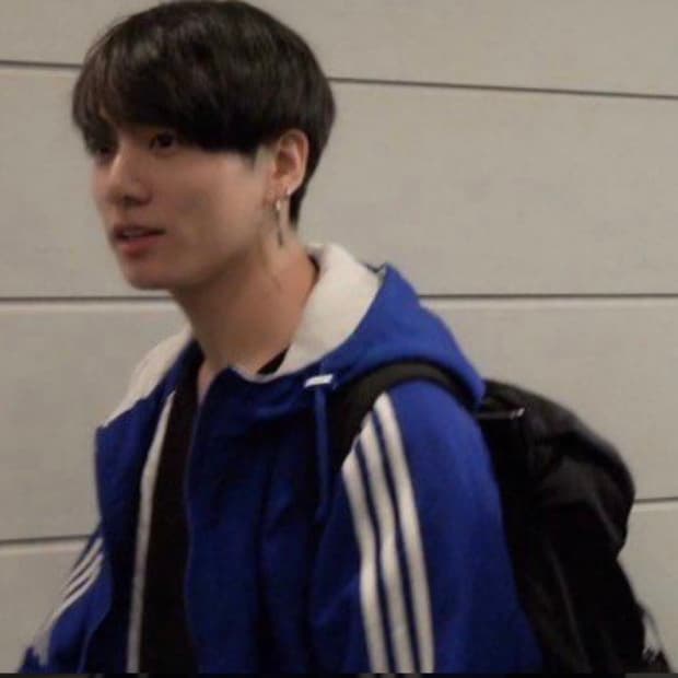 아디다스 해외판 방탄 정국 꾹디다스 트레포일 누빔 바람막이 자켓 블루