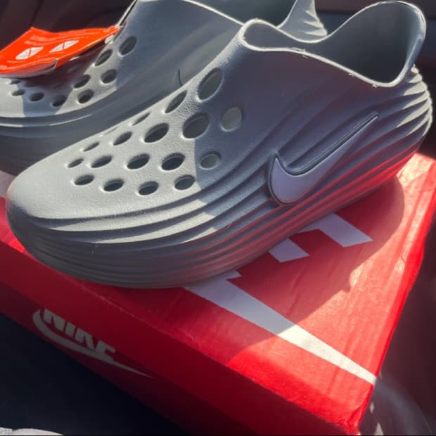 [새상품] 나이키 리액트X 리주버네이트 스모크 그레이 250~ 255