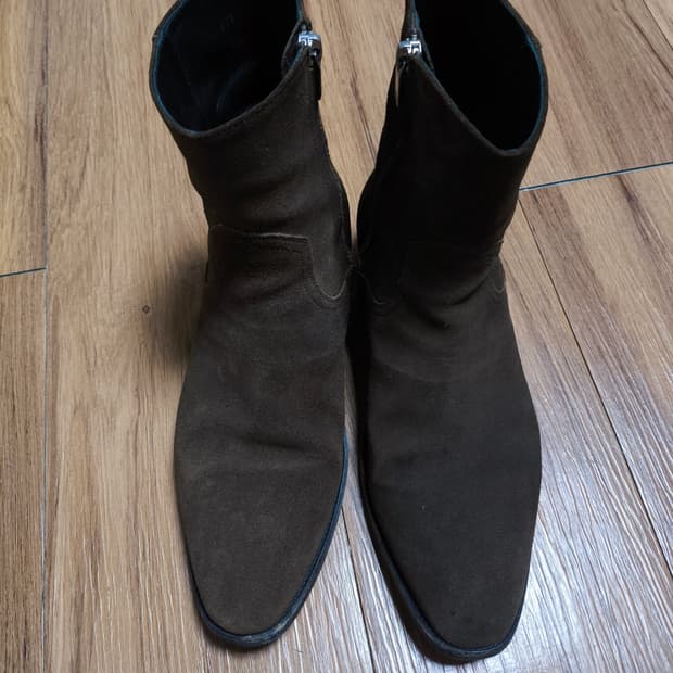 생로랑 스웨이드 부츠 다크브라운 42.5사이즈 생로랑부츠