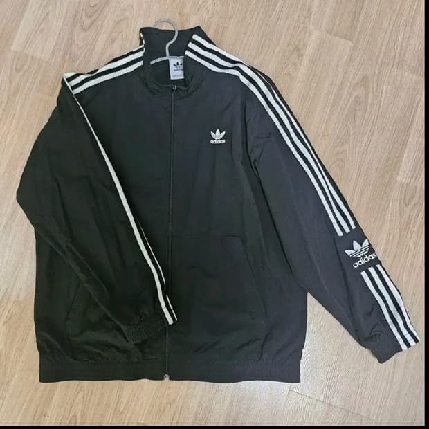 아디다스 락업 우븐 트랙탑