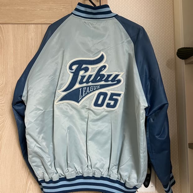 푸부 올드스쿨 y2k 스카이 빅로고 비시티 자켓