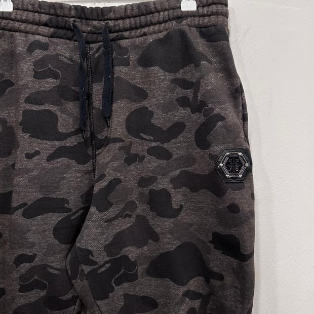 필립플레인 메탈와펜 카모플라쥬 헤비코튼 조거팬츠