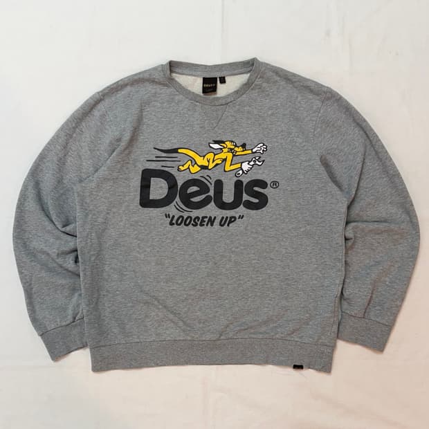 데우스 엑스 마키나 그래픽 맨투맨 스웻