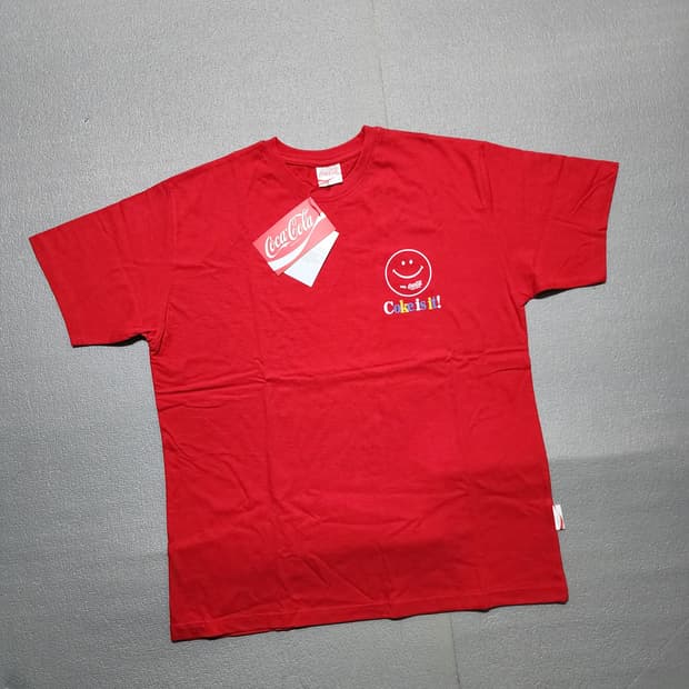 미사용 코카콜라 Coke is it! 레드 반팔 티셔츠