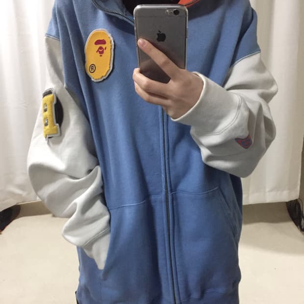 베이프 샤크 블루 오렌지 하프 배색 화이트 패치 디테일 풀 집 후드집업