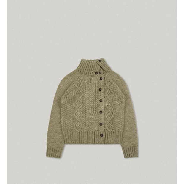폴뉴아 turtleneck regulan knit olive 판매합니다.
