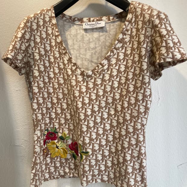  디올 자수 반팔 티셔츠 