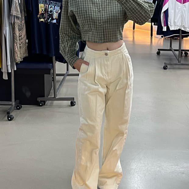 아이보리 핀턱 팬츠