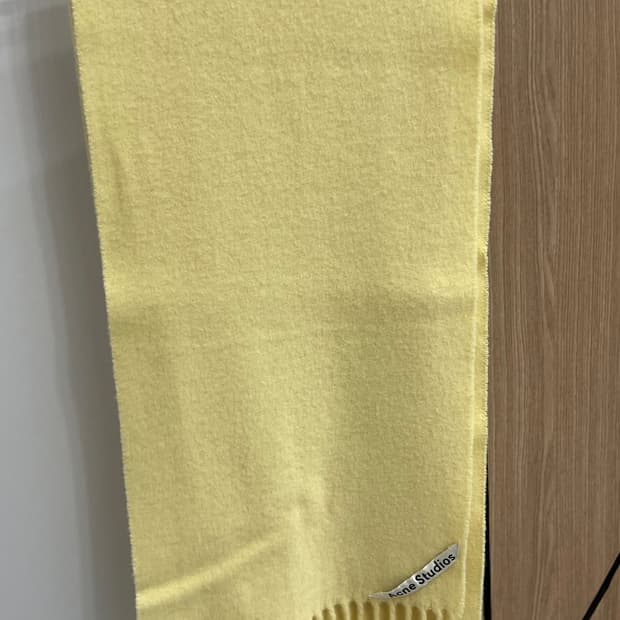 아크네스튜디오 스키니 머플러 옐로우