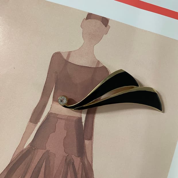 GOLD 21 블랙 에나멜 브로치 (Japan Vintage)